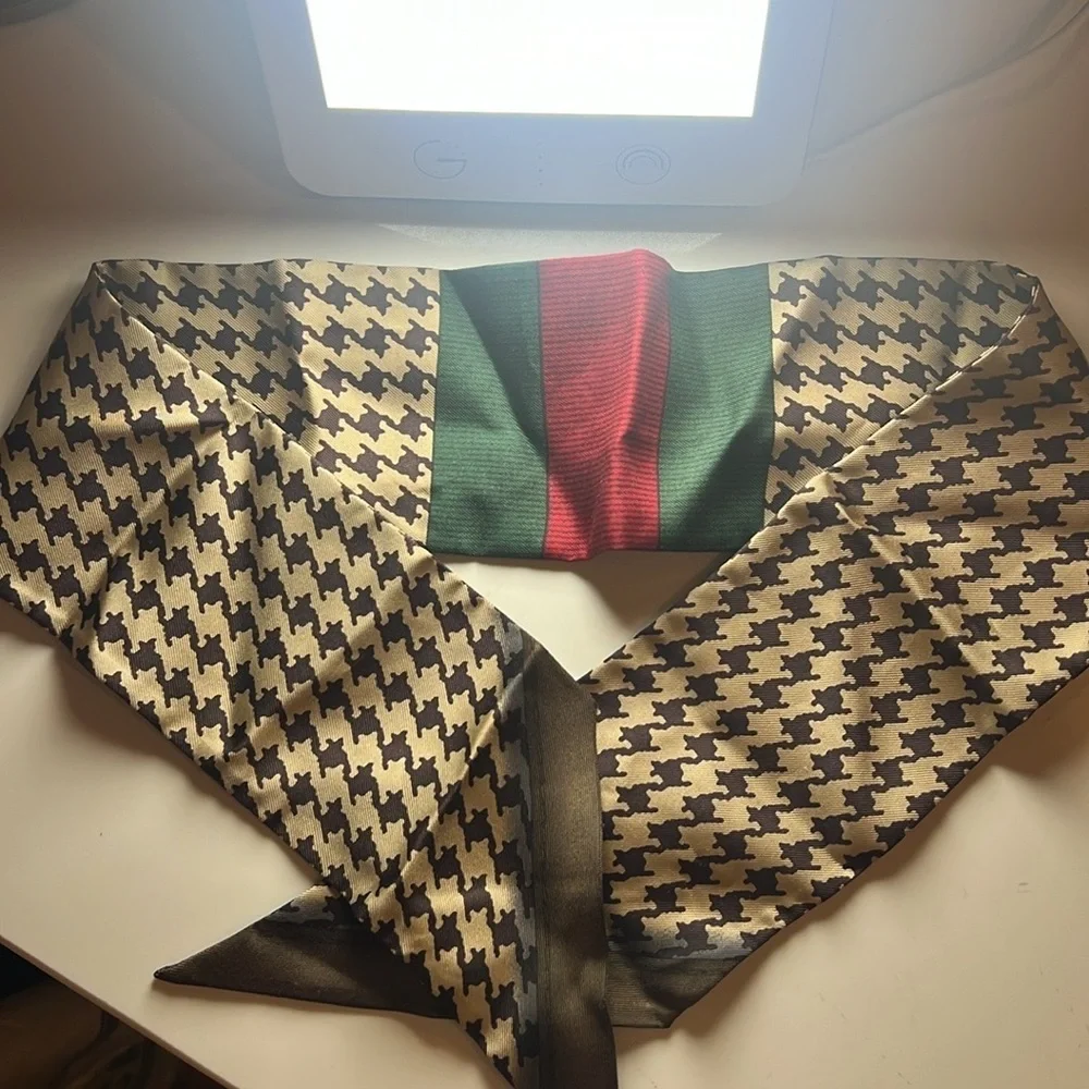 GUCCI Neck Scarf Authentic HOUNDSTOOTH Web vintage RARE Beige Brown Nwot